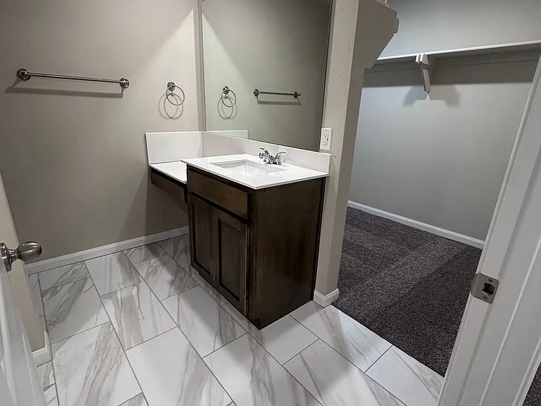 3708 S East 81st St — Photo 15