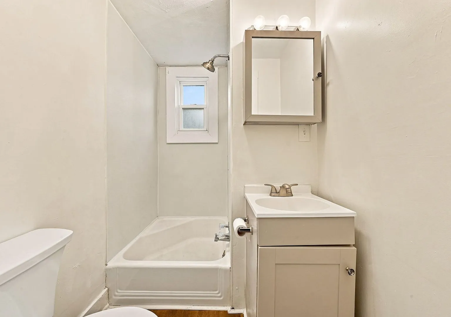 319 Agnew Road — Photo 4
