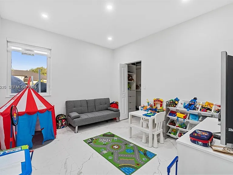 13305 SW 190th Ter — Photo 39