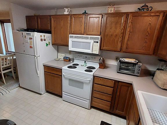 3rd image of 6885 Pinebrook Dr Unit 1