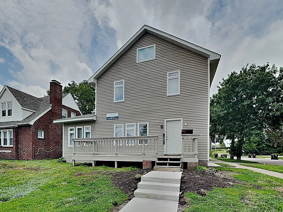 1001 S Oak St