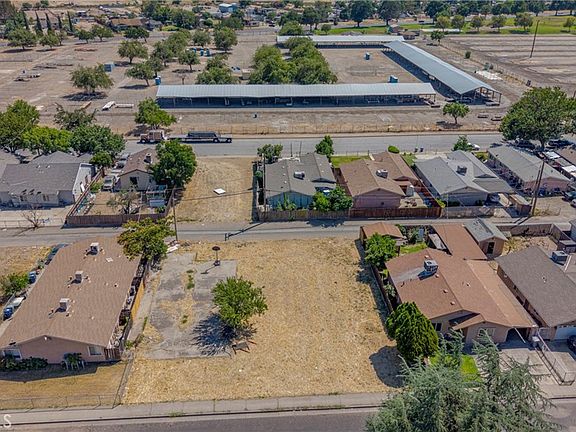 3rd image of 230 E 10th St Lot 35