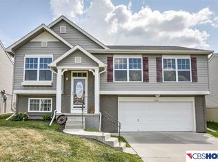 19367 V St, Omaha, NE 68135