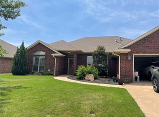 916 Sheryl Ln, Altus, OK 73521