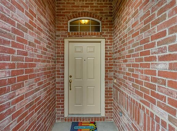 3rd image of 6753 Bear Hollow Ct