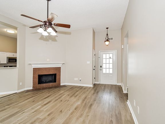 5th image of 160 Greer Ln