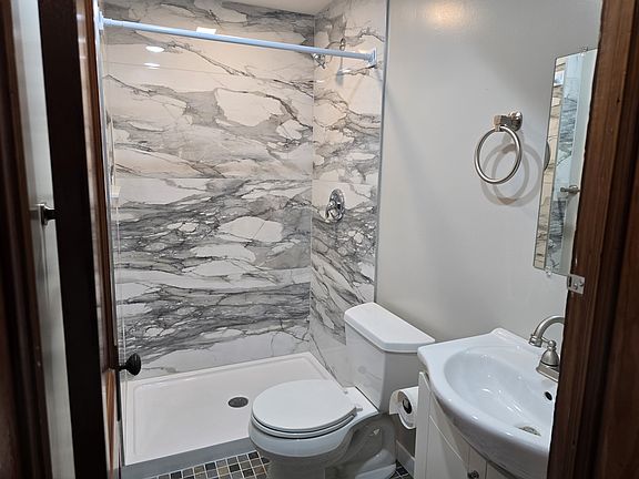 4th image of 4852 S Wood St #2RB