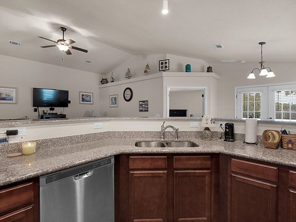 4th image of 5606 Peach Dr