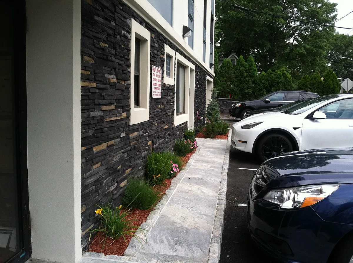 Building Photo - 208 Undercliff Ave #B