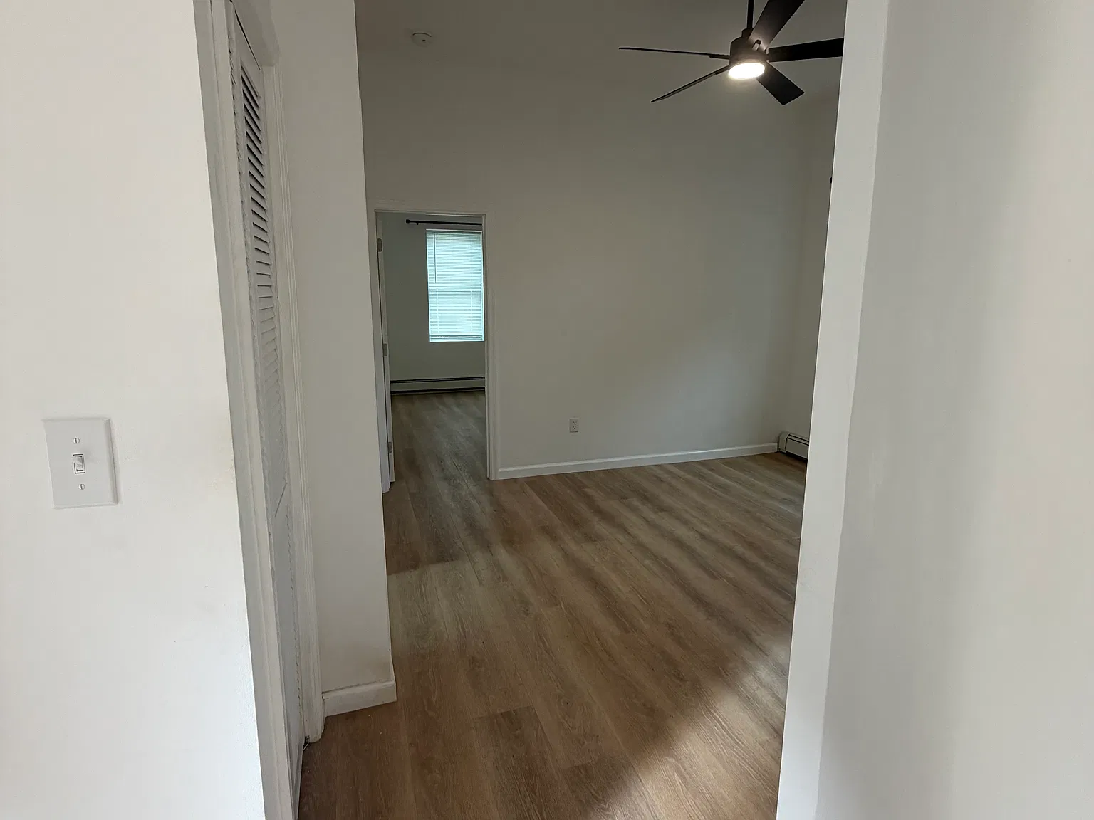 2 bed, 800 sqft, $2,400 — Photo 3