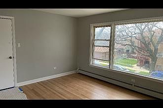 2nd image of 6025 W Montrose Ave #2S