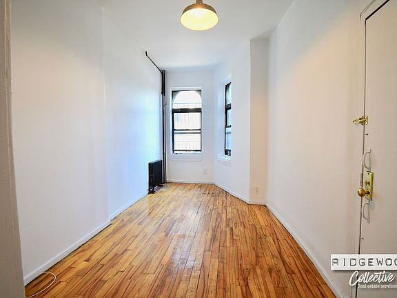 3rd image of 333 Vernon Ave APT 1r