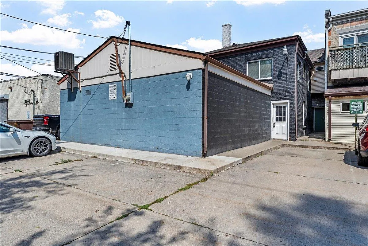 1 bed, 1.0 bath, 650 sqft, $1,600 — Photo 1