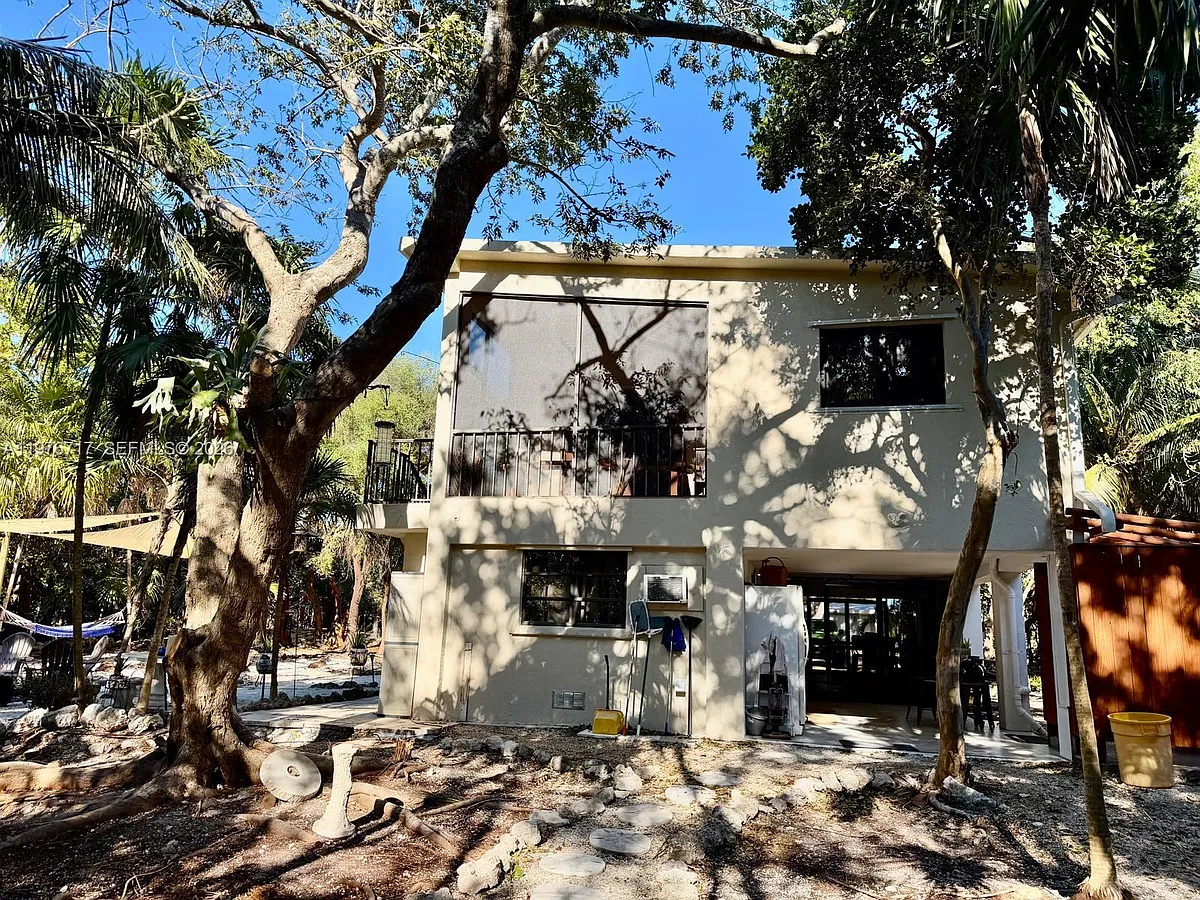 Building Photo - 1615 Harbor Dr