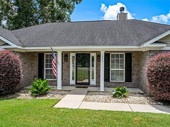 3rd image of 18940 Pecan Ln