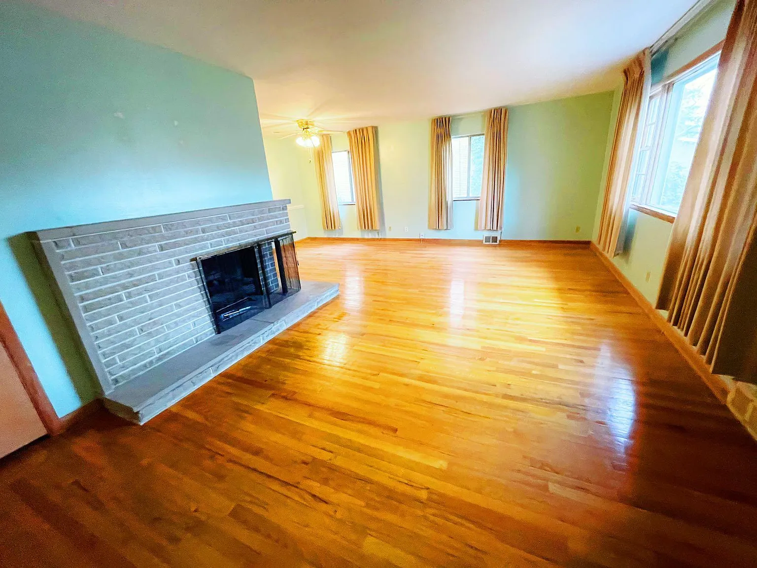 332 Kenridge Rd — Photo 3