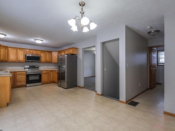 5th image of 1508 Bergamont St