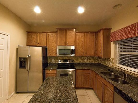 5th image of 1931 Sweet Birch Ln