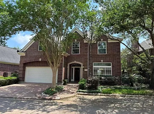 17 Ambleside Crescent Dr Photo 1