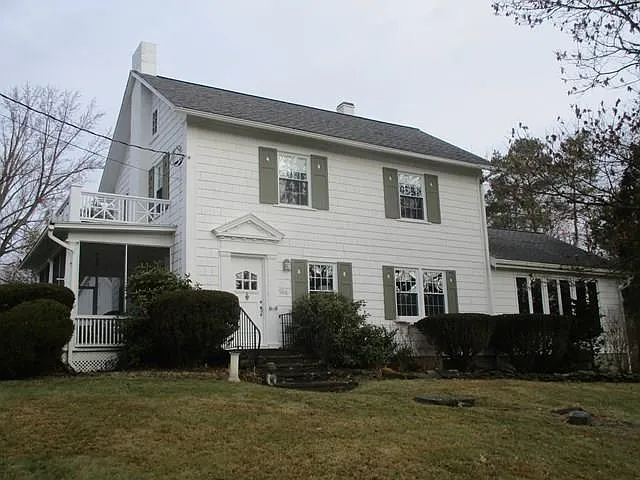 966 W 1st St photo 1