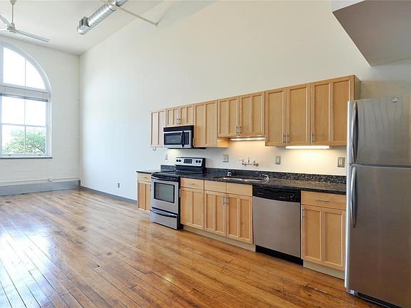 3rd image of 4242 Laclede Ave APT 223