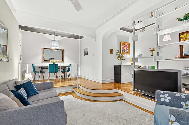 Living room, photo 1