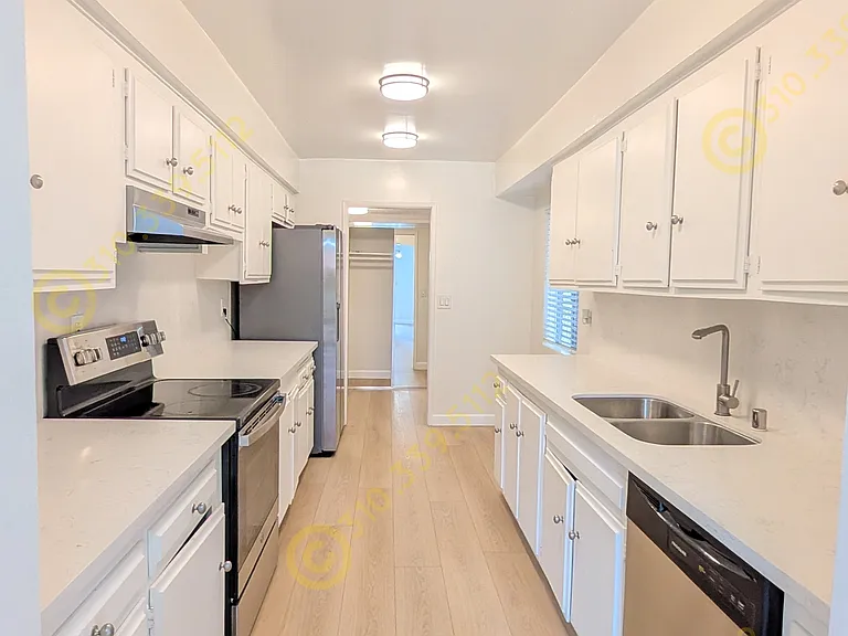 11940 Montana Ave #30-201 — Photo 6