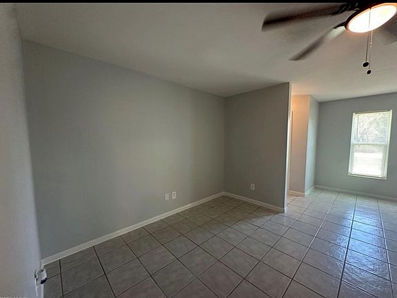 2nd image of 520 SE 6th Pl