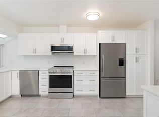 1030 Hulford St #3, Saanich, BC V8X3B6