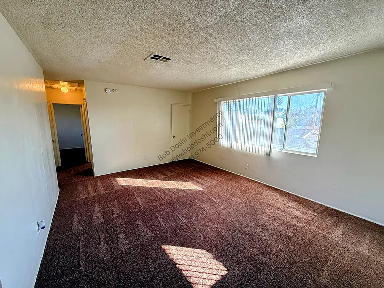 62 N San Mateo St #C — Photo 12