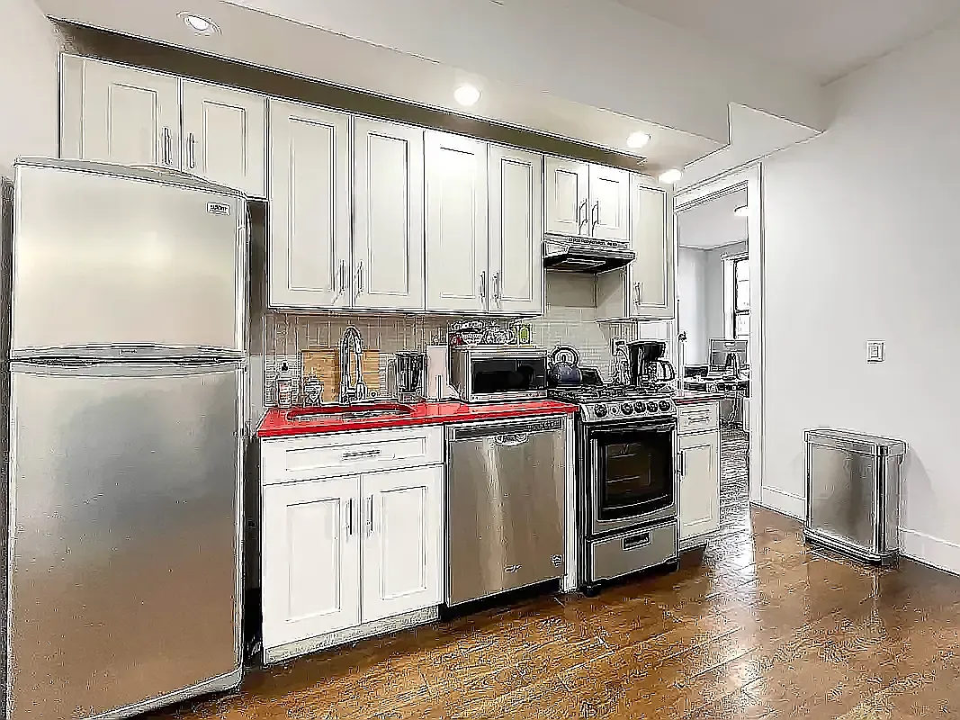 734 De Kalb Avenue — Photo 2
