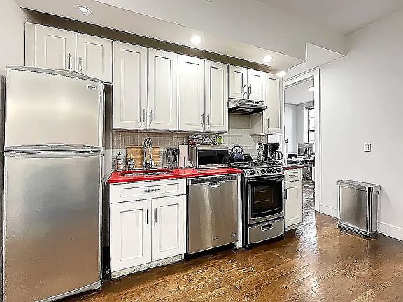 2nd image of 734 De Kalb Ave #3A
