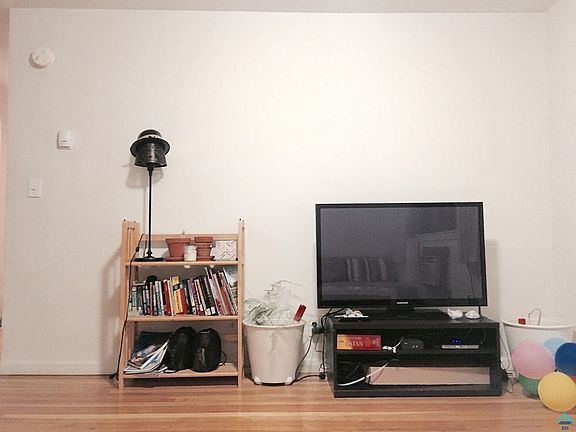 2nd image of 387 Graham Ave #2RKA