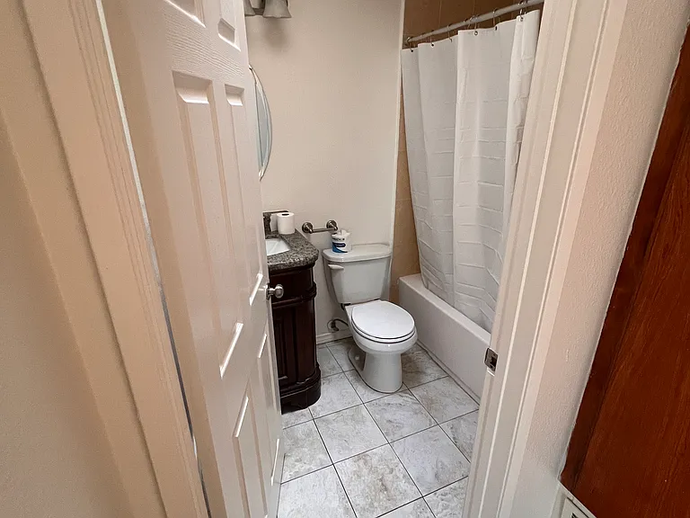 2221 Orange Grove Ave #B — Photo 7