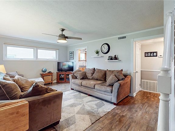 3rd image of 2369 Giffels Dr