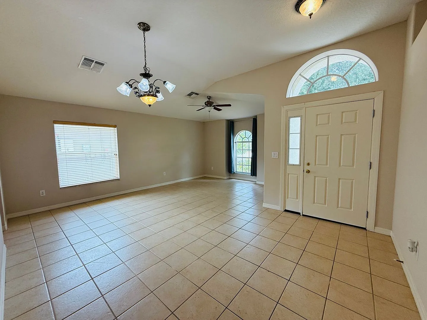 Beautiful 4-Bedroom Home for Rent! — Photo 3
