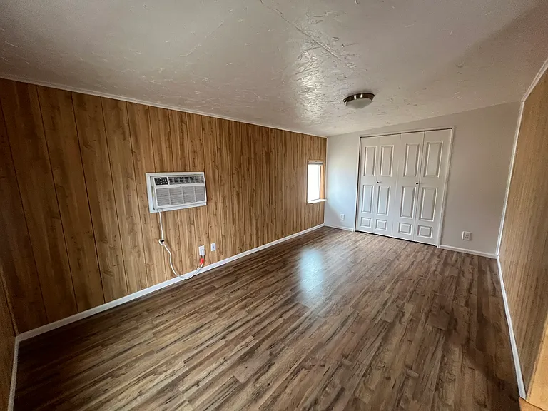Master bed room photo 1