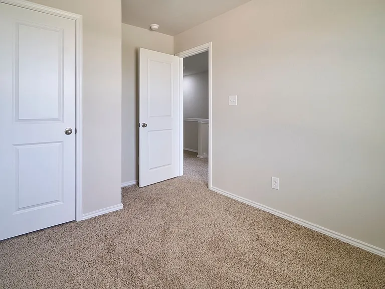 486 Abigail Aly — Photo 14