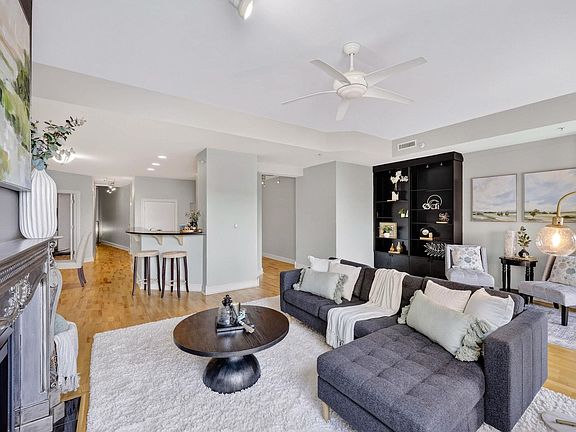 2nd image of 360 W Washington Ave Unit 415