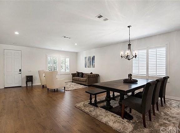 3rd image of 29623 Cambridge Ave