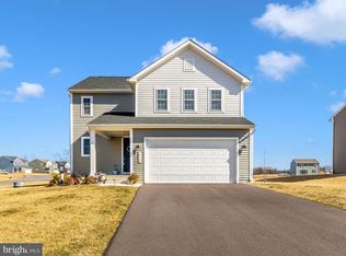 1519 Finch Dr, Chambersburg, PA 17202