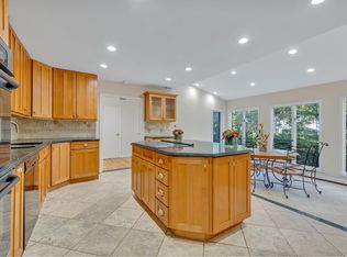 48A Nassau Dr, Great Neck, NY 11021