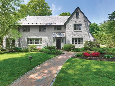 31 Locke Rd, Newton, MA, 02468