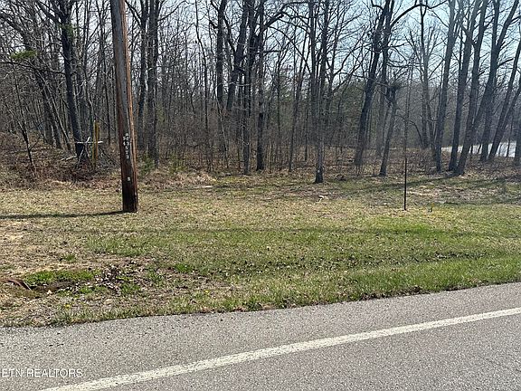 5th image of 221 Westchester Dr