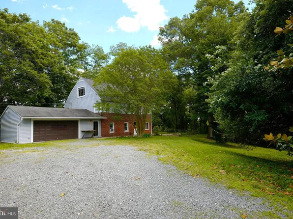 7027 Ridge Dr, Alexandria, VA 22306