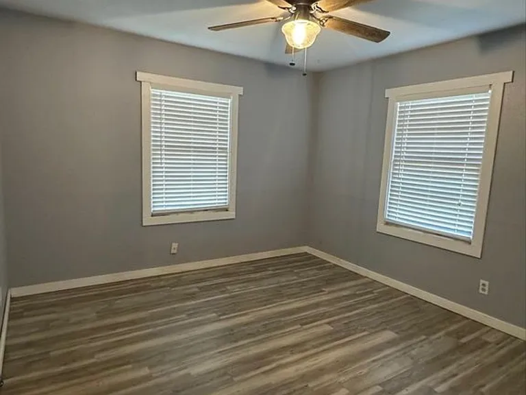 2309 Bradford St — Photo 9