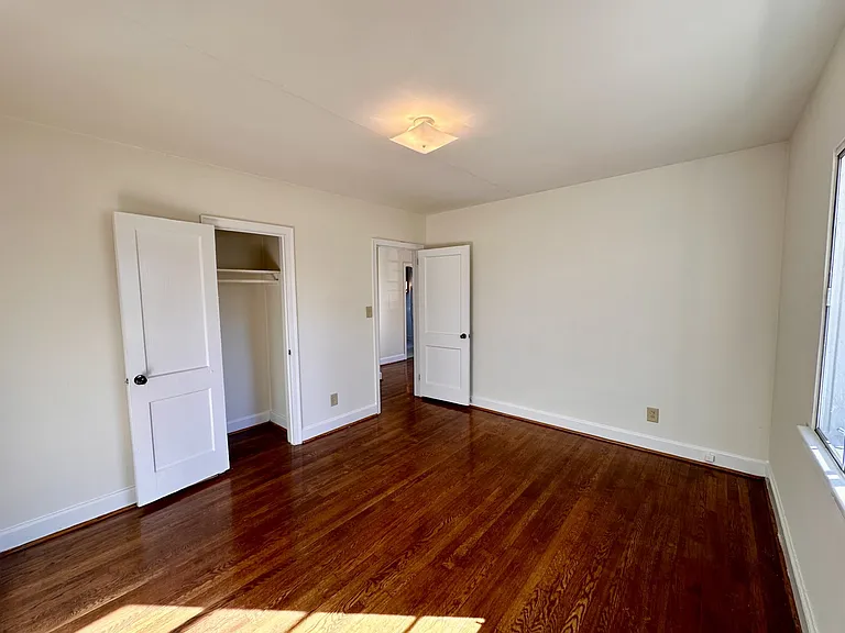 411 Poindexter Dr — Photo 8