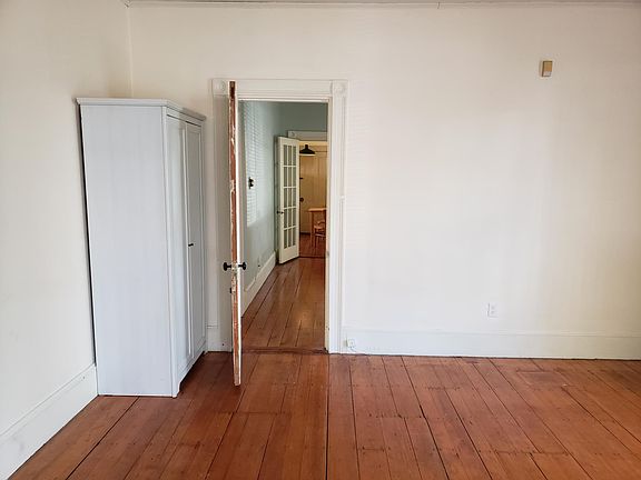 Front bedroom toward livingroom