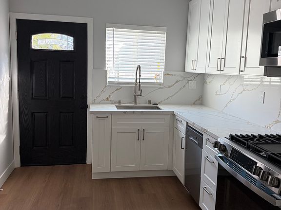 2nd image of 2513 Altura Ave #A