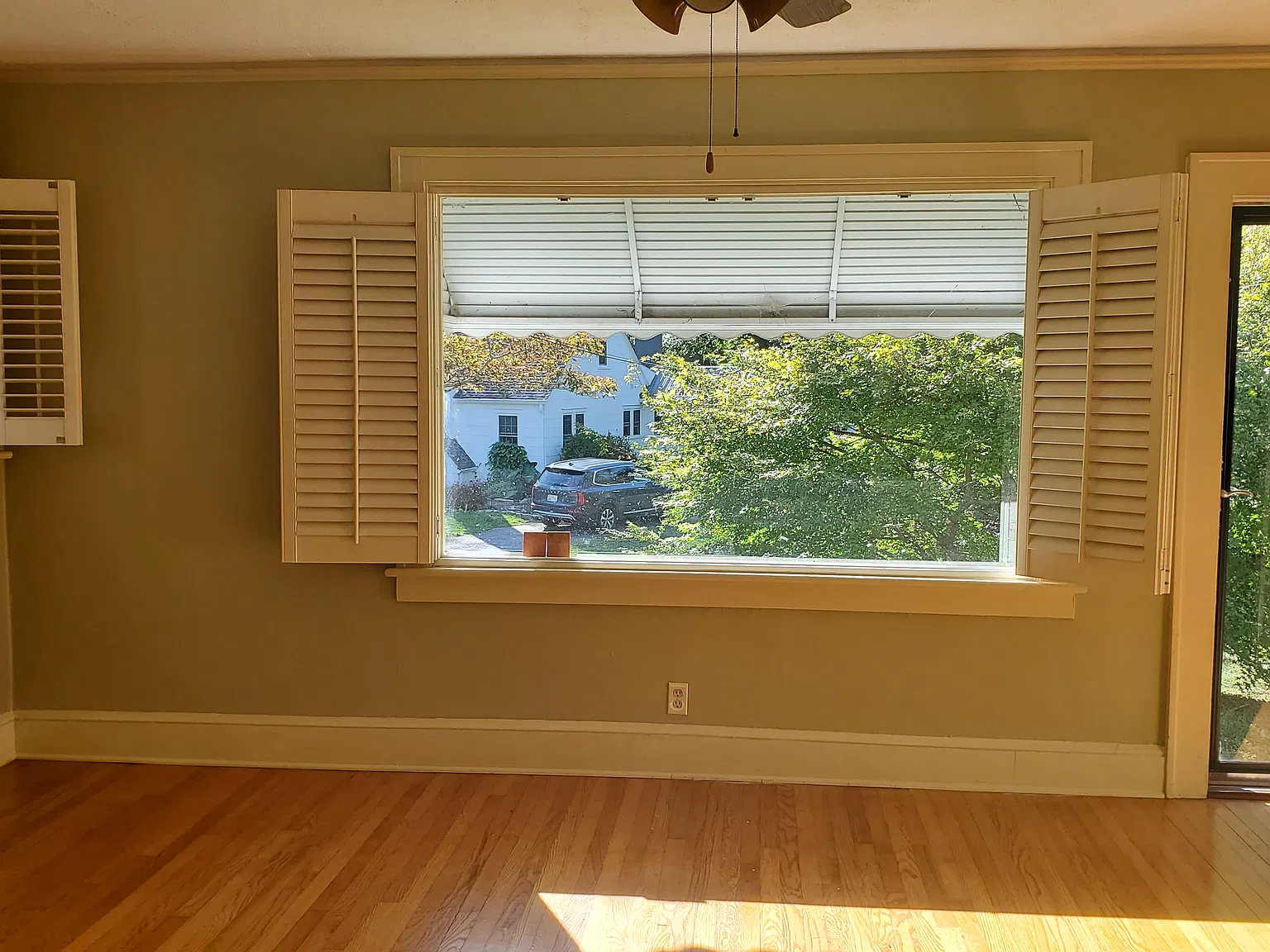 3 bed, 1131 sqft, $2,000 — Photo 4